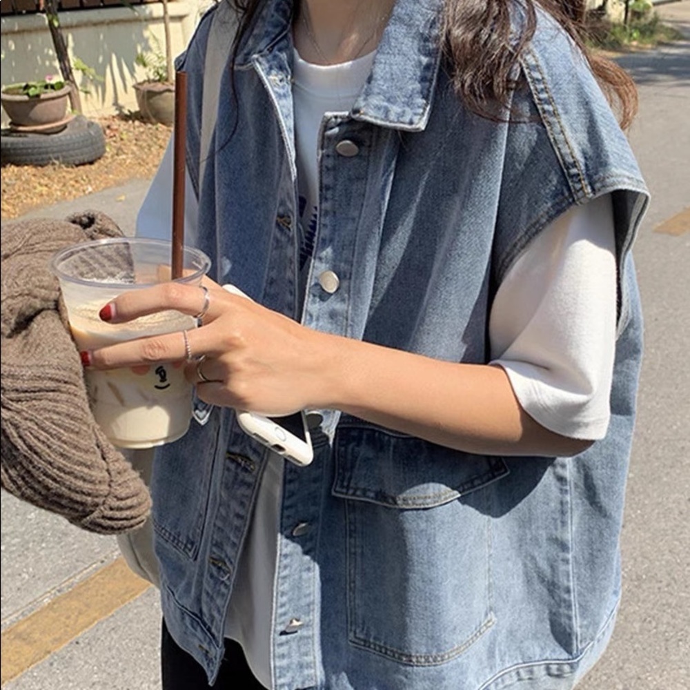 Chic oversized demin vest/jacket